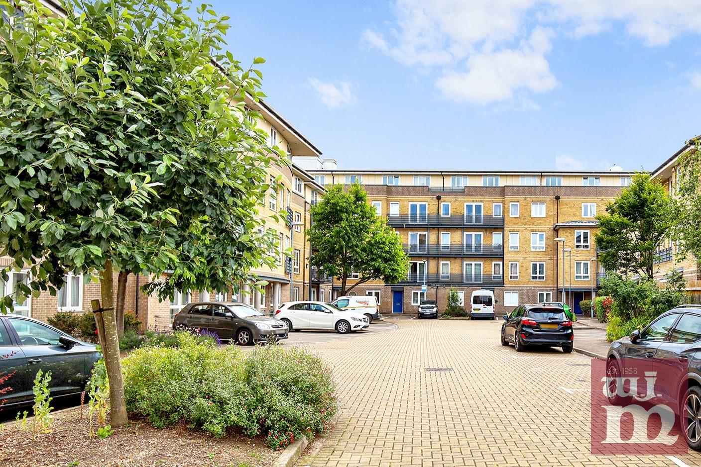 Crowngate House, Bow
